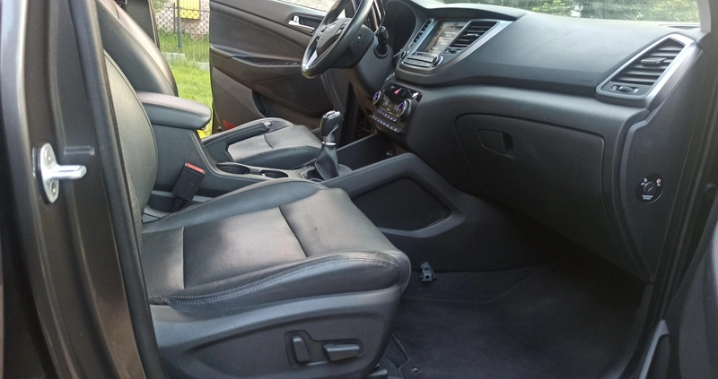 Hyundai Tucson cena 71900 przebieg: 77700, rok produkcji 2016 z Łask małe 596